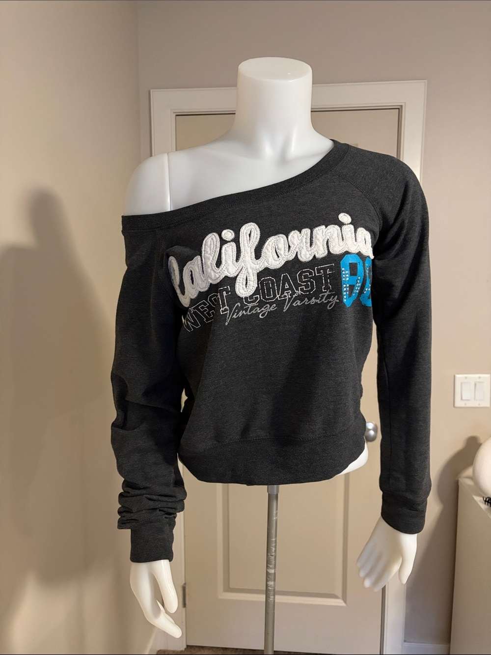 Off-the-Shoulder California Graphic Sweatshirt